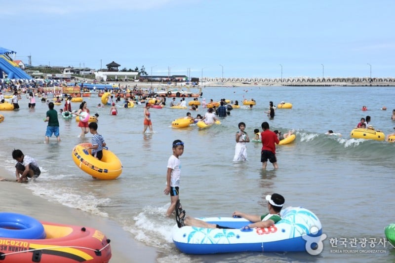 鯨魚角海水浴場 