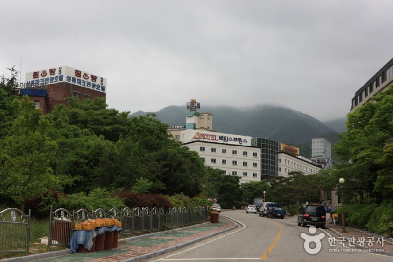 白巖溫泉觀光特區