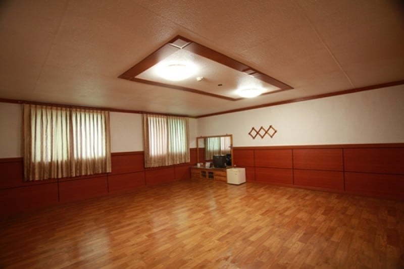白岩春天酒店[優秀住宿設施] 