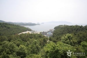 牀足巖郡立公園