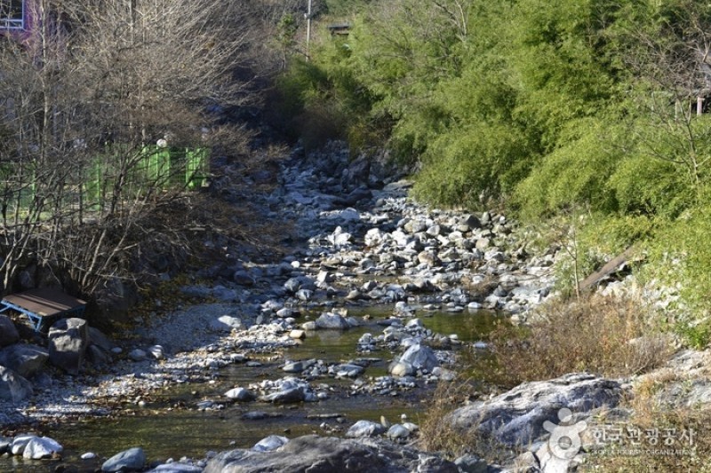 白雲洞溪谷 (1/2)