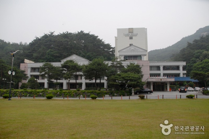 俗離山Lakehills飯店
