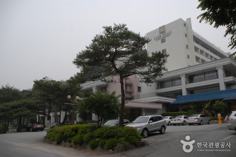 俗離山Lakehills飯店