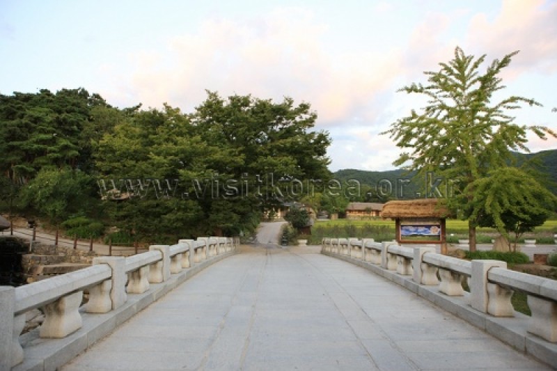 外巖民俗村