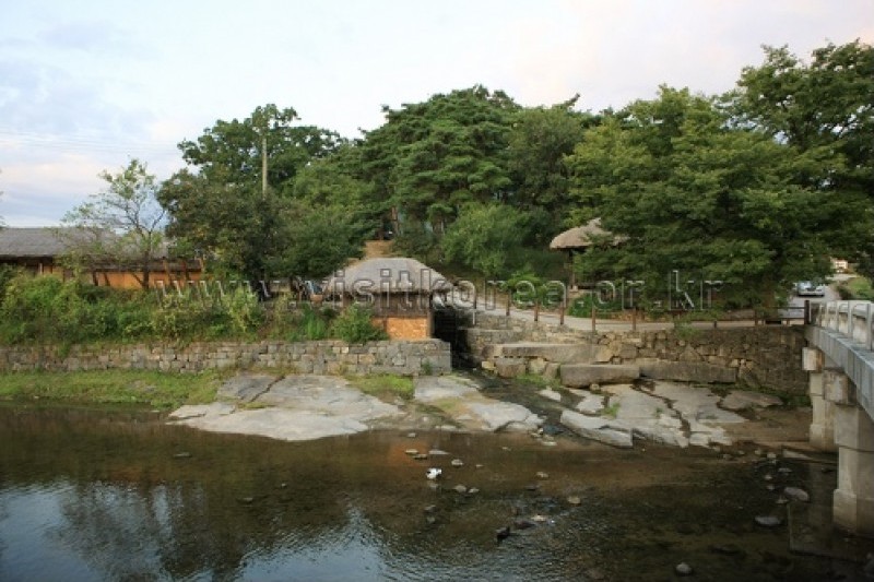 外巖民俗村