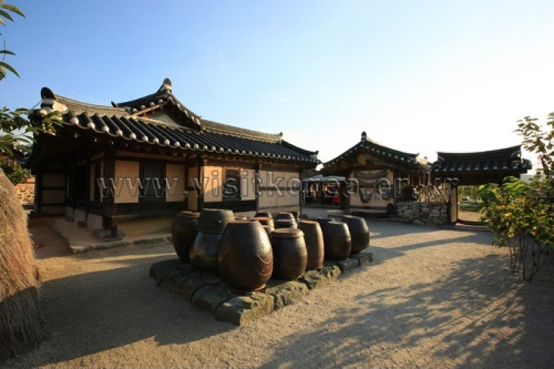 外巖民俗村