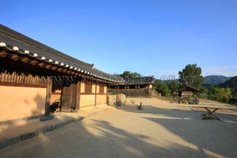 外巖民俗村