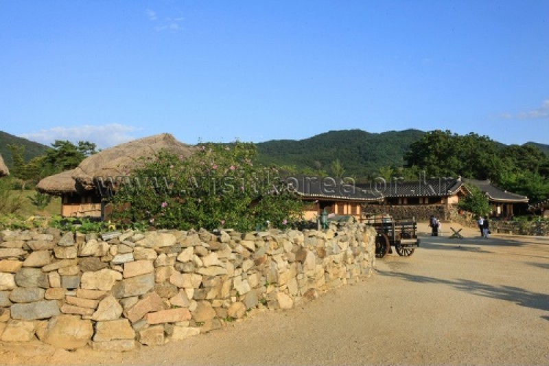 外巖民俗村