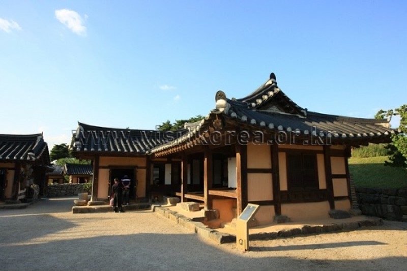外巖民俗村