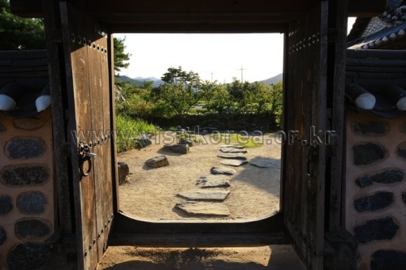 外巖民俗村