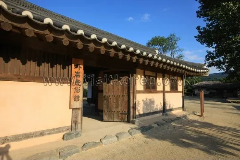 外巖民俗村