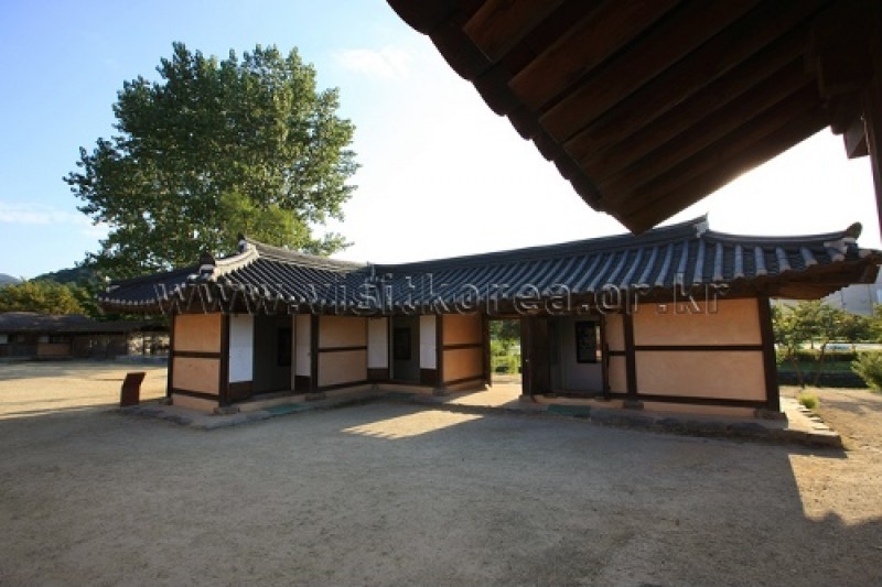 外巖民俗村