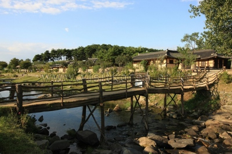外巖民俗村