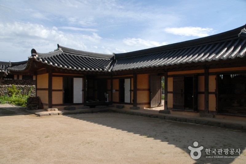 外巖民俗村