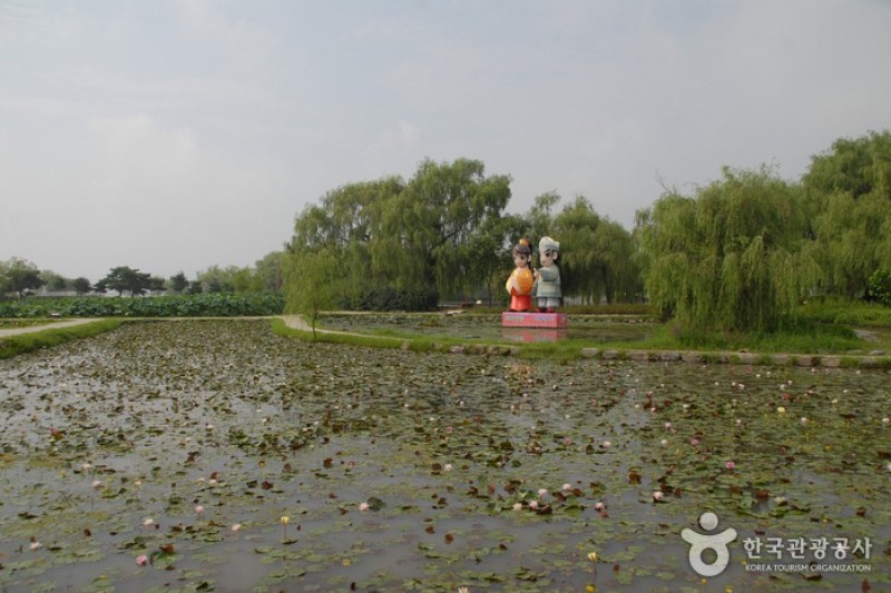 薯童公園與宮南池