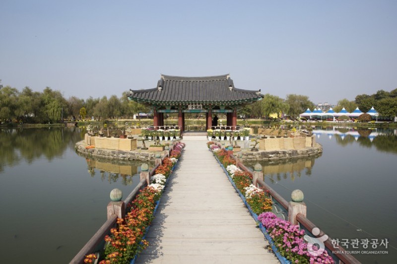 薯童公園與宮南池