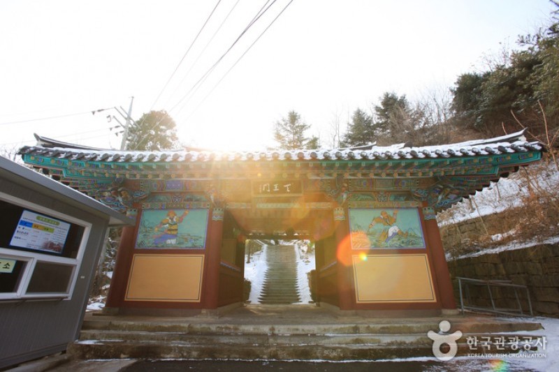 灌燭寺