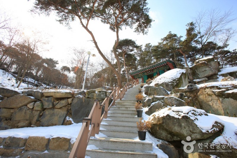 灌燭寺