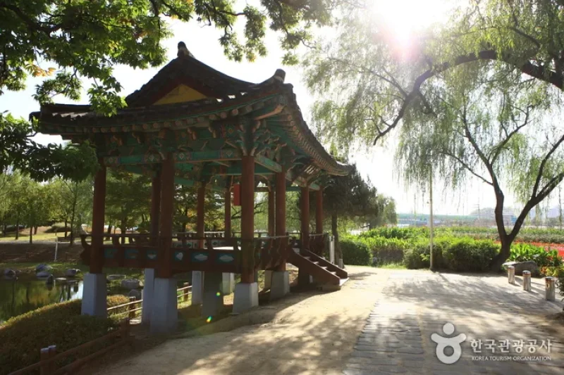 天安三岔路公園