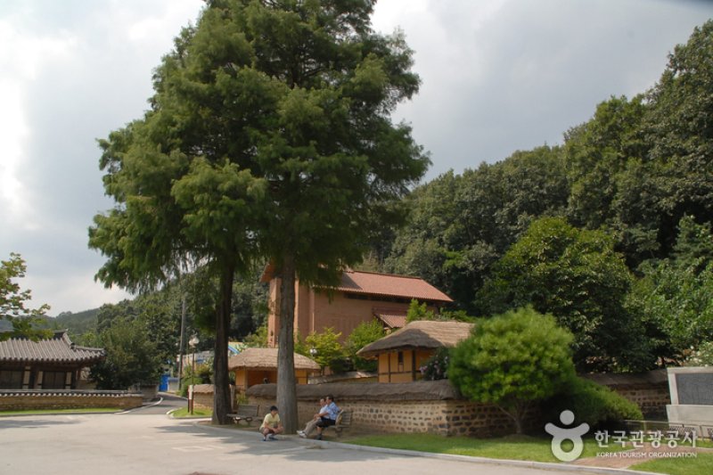 柳寬順烈士遺跡(유관순 열사 유적지)