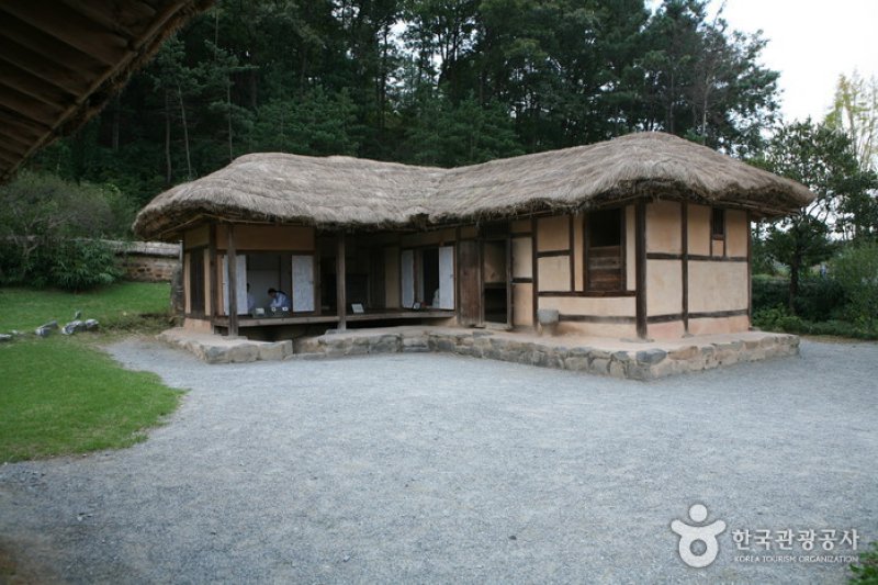 柳寬順烈士遺跡(유관순 열사 유적지)
