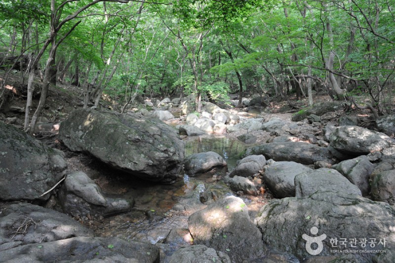 禪雲山兜率溪谷