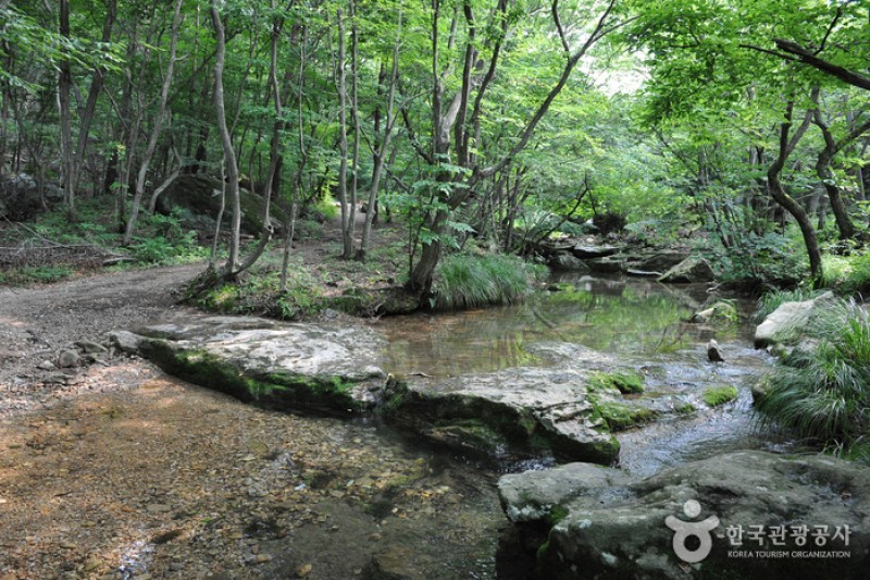 禪雲山兜率溪谷