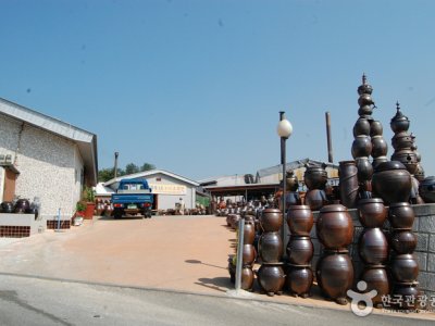 外高山甕器村