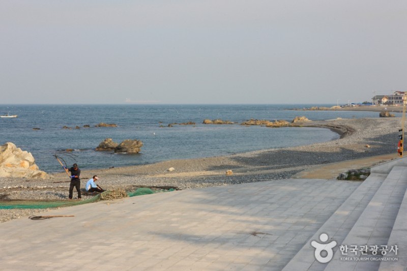朱田Mongdol海邊