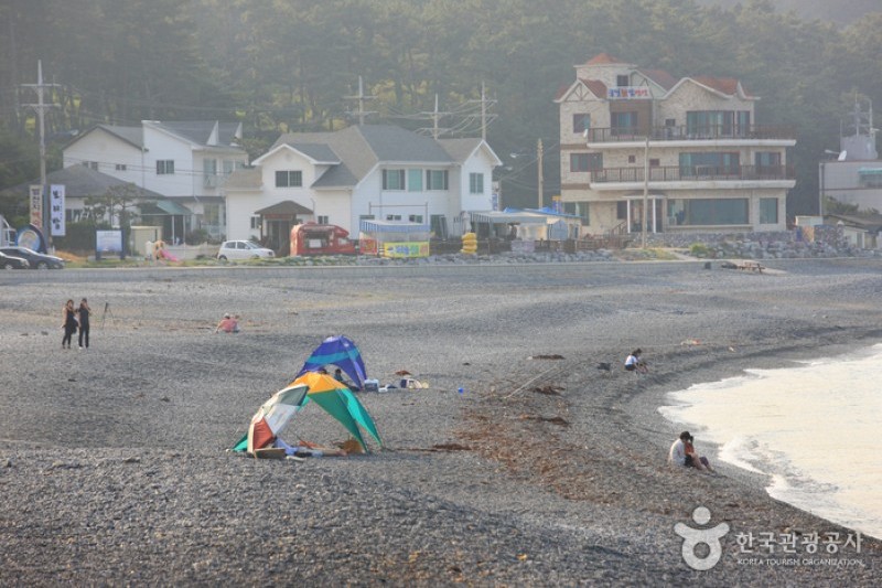 朱田Mongdol海邊