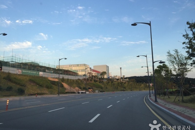 樂天名牌折扣購物中心利川店 (11/20)
