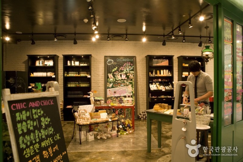 CHIC AND CHICK化妆品店