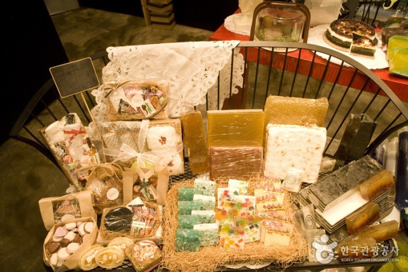 CHIC AND CHICK化妆品店