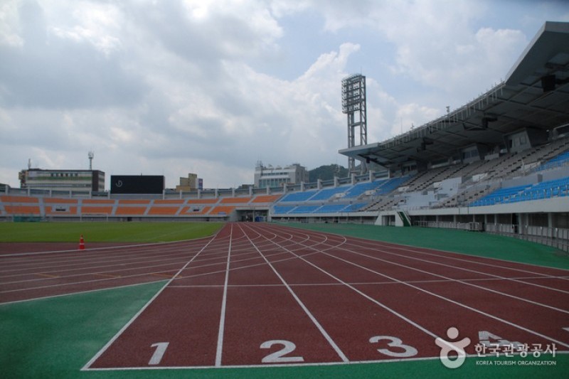 大田綜合運動場 (1/3)