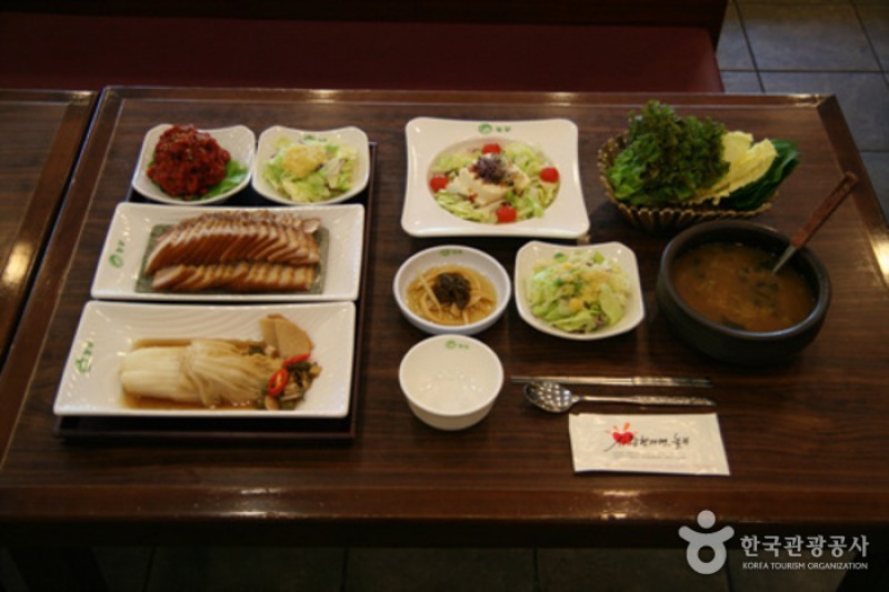 菜包白切肉和糯米腸 (6/10)