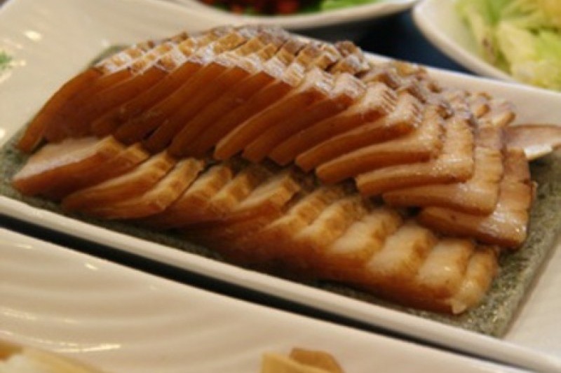 菜包白切肉和糯米腸 (8/10)