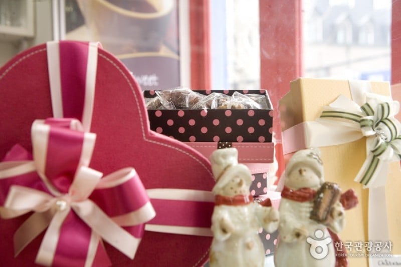Chateau Chocolat  (13/14)