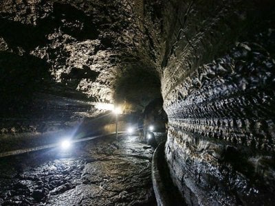 萬丈窟[UNESCO世界自然遺產]