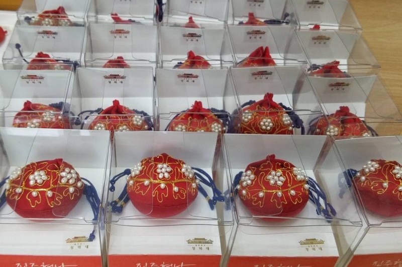青瓦台舍廊坊紀念品店