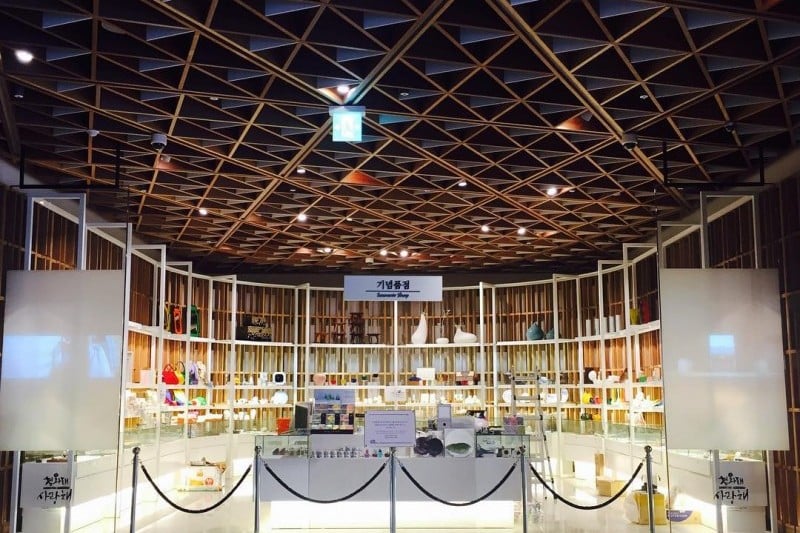 青瓦台舍廊坊紀念品店