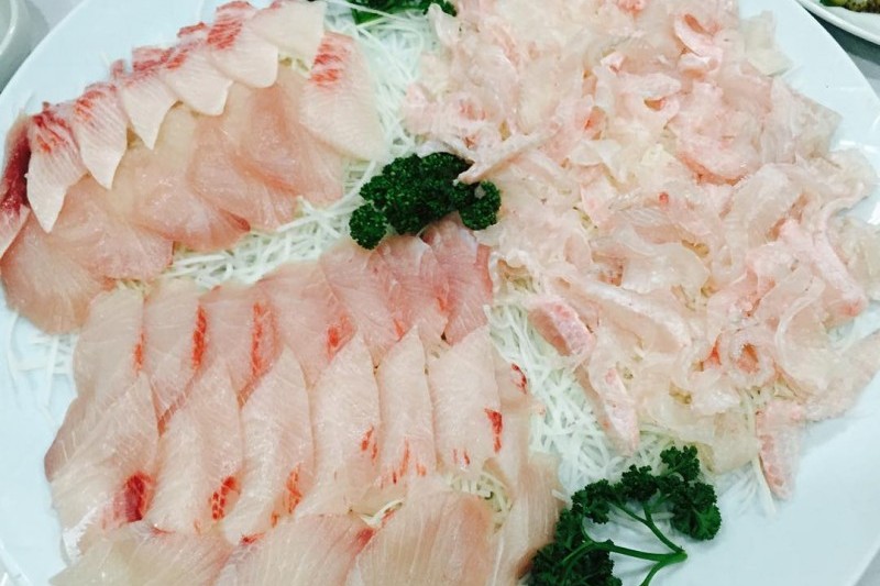 冬柏島生魚片店(동백섬횟집)