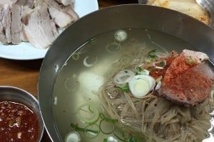 筆洞麪屋