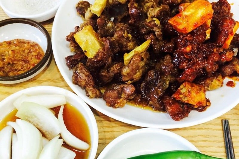 大邱和平市場雞胗胡同대구 평화시장 닭똥집 골목