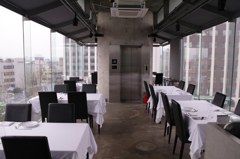 Dining in Space (2/4)