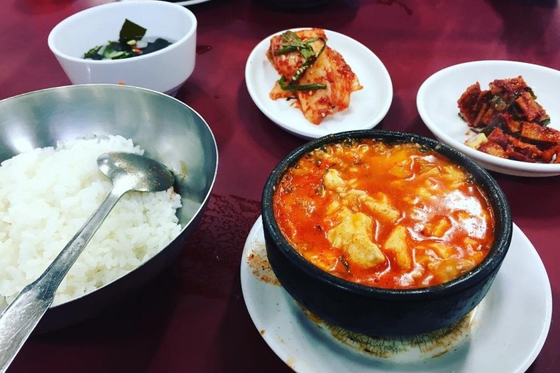 海豚嫩豆腐鍋