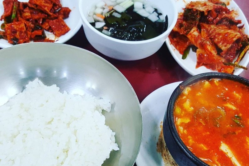 海豚嫩豆腐鍋
