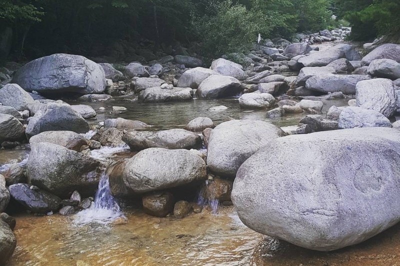 彌矢嶺溪谷