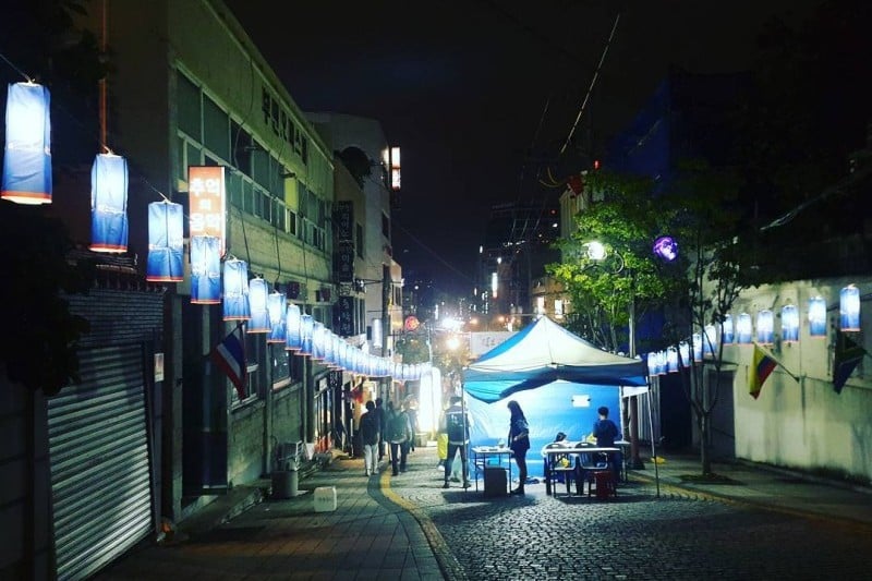 釜山夜行