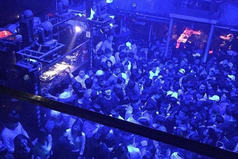 CLUB NB (1/6)