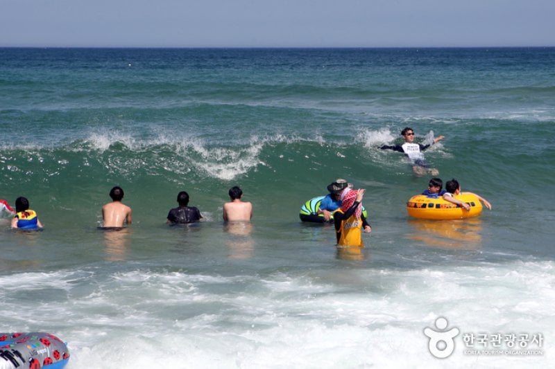 鯨魚角海水浴場 